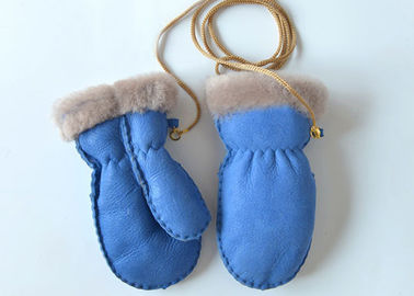 China Warme Comfortabele Echte van Babyjongens/Meisjes Schapehuidvuisthandschoenen met Lint voor de Winter leverancier