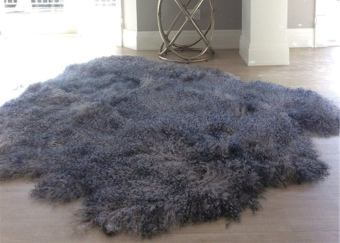 De lange Krullende Beige Mongoolse Lamswol werpt 60x120cm Comfortabel voor Bed/Vloer