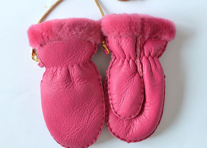 De Schapehuidvuisthandschoenen van Shearling van klassieke Kinderen, de Echte Handschoenen van Lamssueded voor Baby