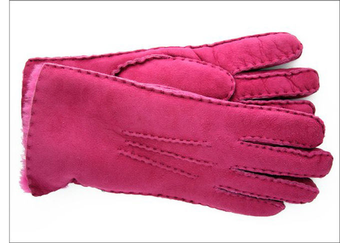 Handschoenen van de Handcrafted de Warmste Schapehuid, de Vuisthandschoenen van het Lamsshearling van Handsewn Sueded van Vrouwen