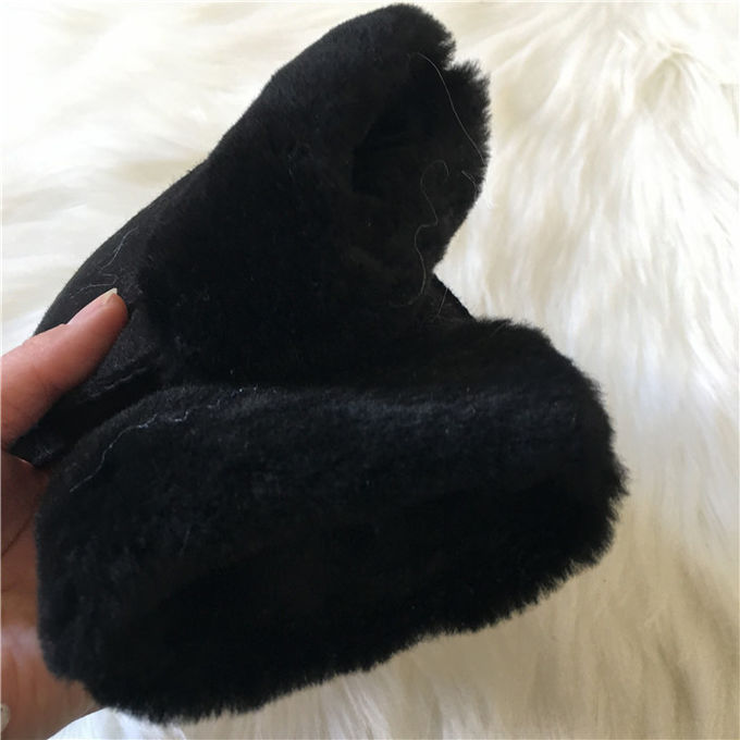 De dubbele hand-genaaide vacht van de gezichtsschapehuid/de wol Gevoerde handschoenen sueded schapehuidhandschoen